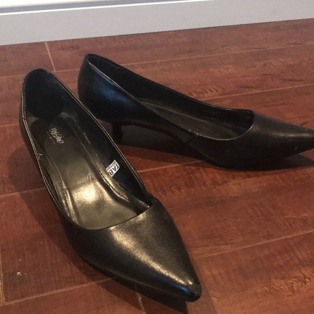 Black Pointed Toe Mini Heels